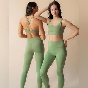 Girlfriend Collective Sustainable Green Compressive Leggings 23.75” XS High Rise